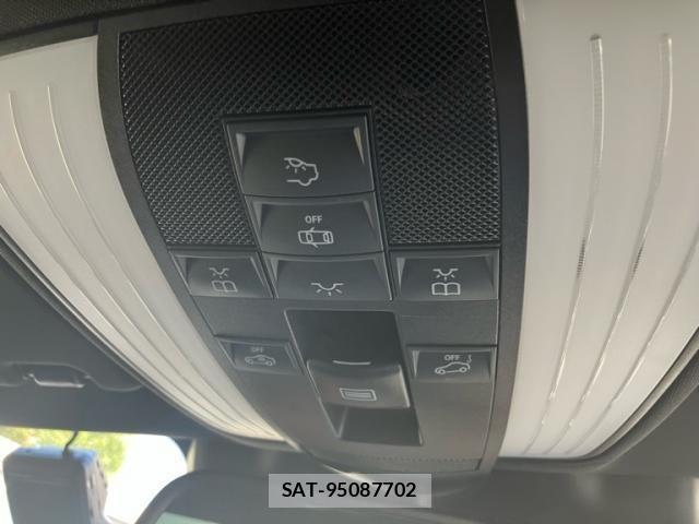 Mercedes Benz CLS-CLASS 2015-11 7617979-23
