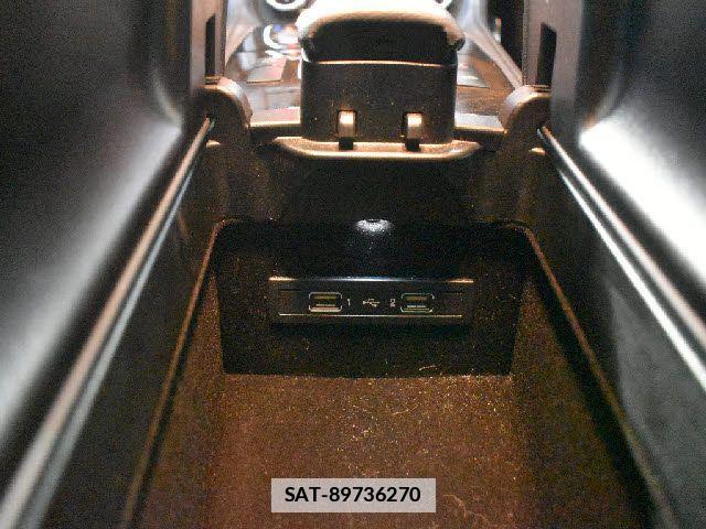 Mercedes Benz CLS-CLASS 2016-02 7979919-16