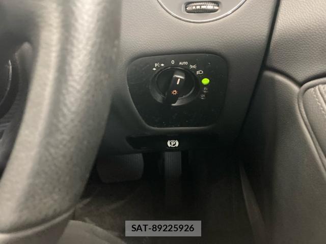 Mercedes Benz CLS-CLASS 2009-12 8245870-16