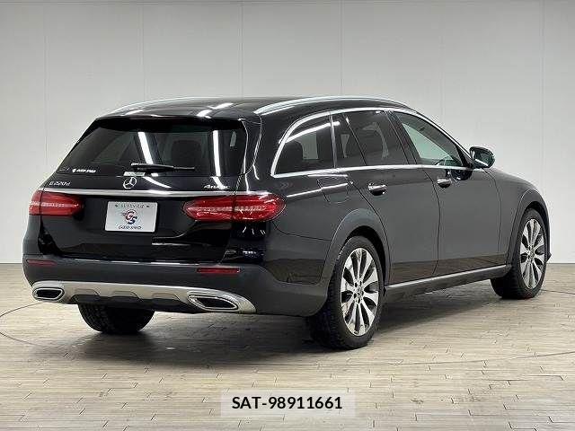 Mercedes Benz E-CLASS 2019-02 3066596-15