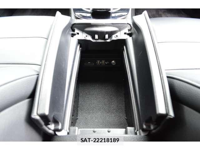 Mercedes Benz E-CLASS 2018-09 7562415-23