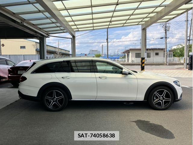 Mercedes Benz E-CLASS 2022-02 7786926-5