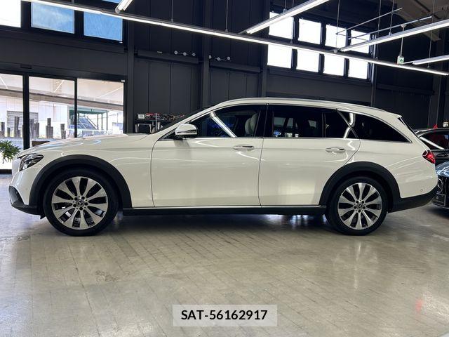 Mercedes Benz E-CLASS 2018-06 8660176-3
