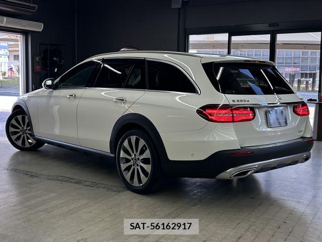 Mercedes Benz E-CLASS 2018-06 8660176-4