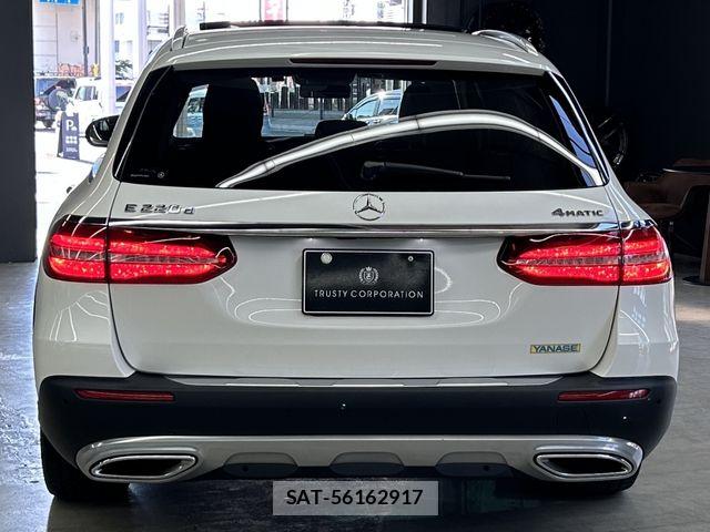 Mercedes Benz E-CLASS 2018-06 8660176-5