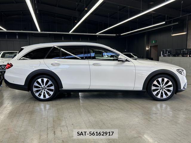 Mercedes Benz E-CLASS 2018-06 8660176-7