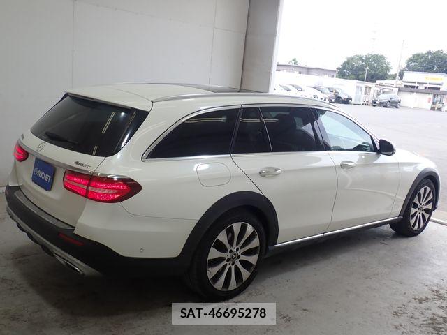 Mercedes Benz E-CLASS 2017-10 8743839-7