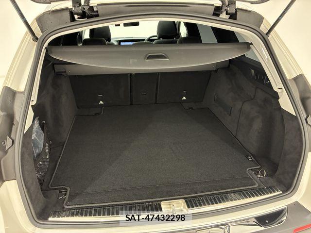 Mercedes Benz E-CLASS 2021-08 8796622-17