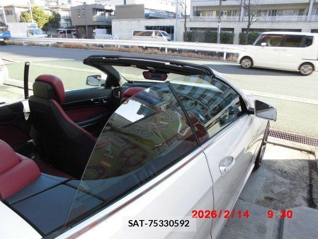 Mercedes Benz E-CLASS 2014-03 3675707-12