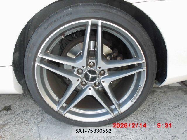 Mercedes Benz E-CLASS 2014-03 3675707-19