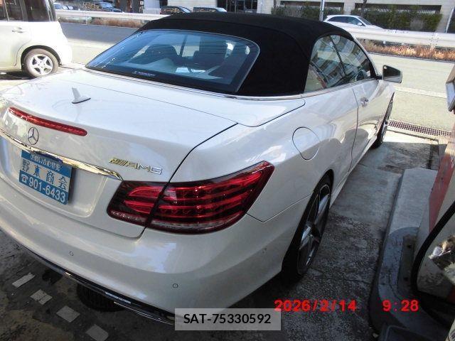 Mercedes Benz E-CLASS 2014-03 3675707-5