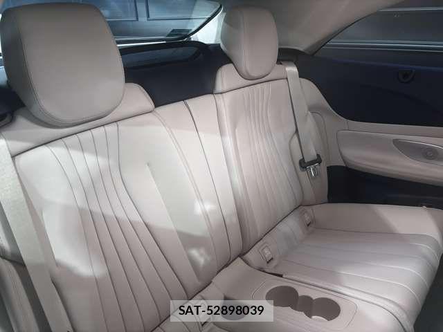 Mercedes Benz E-CLASS 2018-04 4326831-12