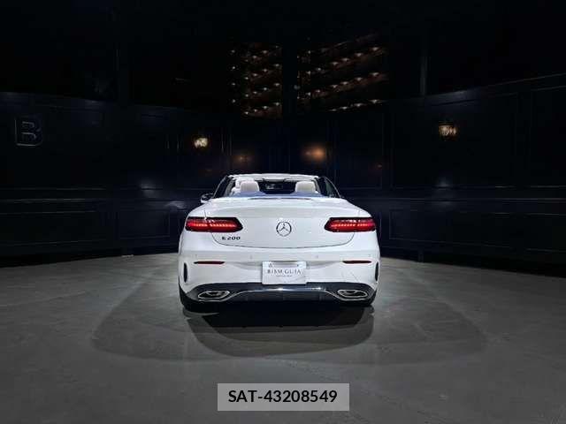 Mercedes Benz E-CLASS 2023-08 5871779-3