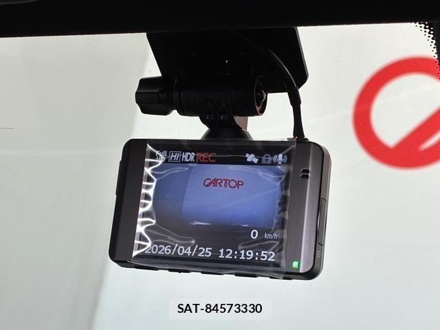 Mercedes Benz E-CLASS 2018-11 7020869-17