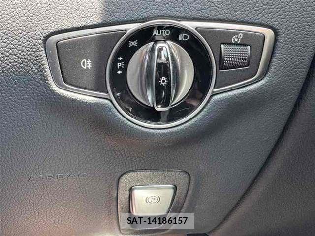 Mercedes Benz E-CLASS 2022-08 7221569-23