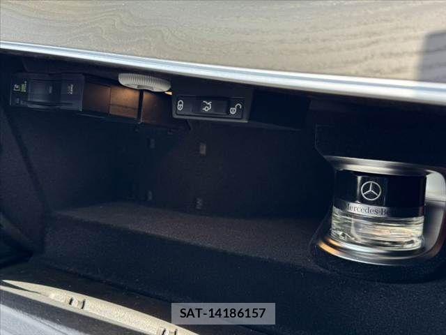 Mercedes Benz E-CLASS 2022-08 7221569-28