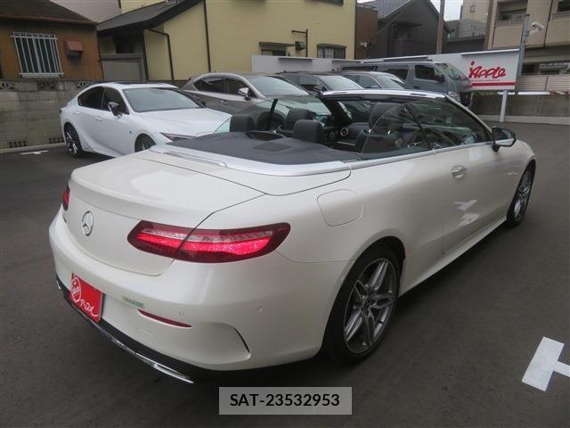 Mercedes Benz E-CLASS 2018-03 8100366-9
