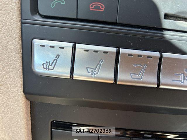Mercedes Benz E-CLASS 2015-07 8366935-15