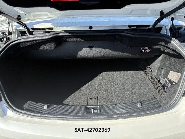 Mercedes Benz E-CLASS 2015-07 8366935-8