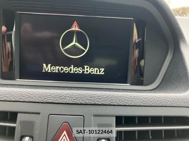 Mercedes Benz E-CLASS 2011-04 8780994-16