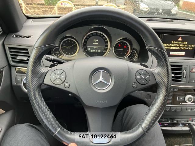 Mercedes Benz E-CLASS 2011-04 8780994-17