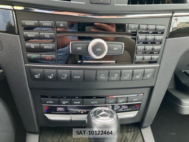 Mercedes Benz E-CLASS 2011-04 8780994-18