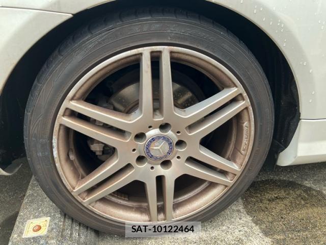 Mercedes Benz E-CLASS 2011-04 8780994-4