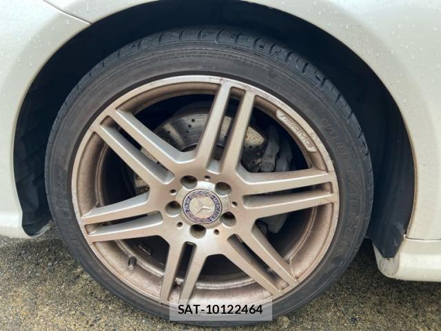 Mercedes Benz E-CLASS 2011-04 8780994-8