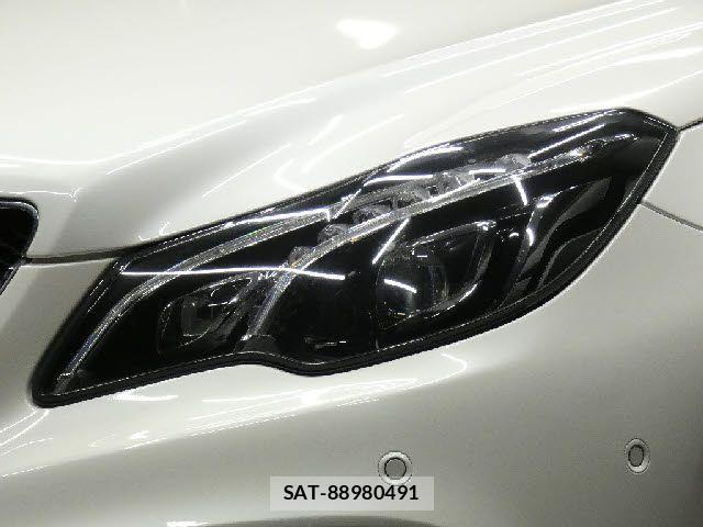 Mercedes Benz E-CLASS 2013-11 8880717-18