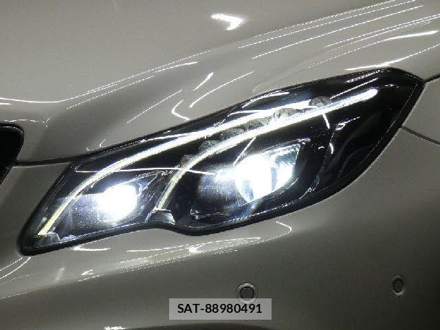 Mercedes Benz E-CLASS 2013-11 8880717-19