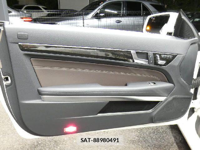 Mercedes Benz E-CLASS 2013-11 8880717-20