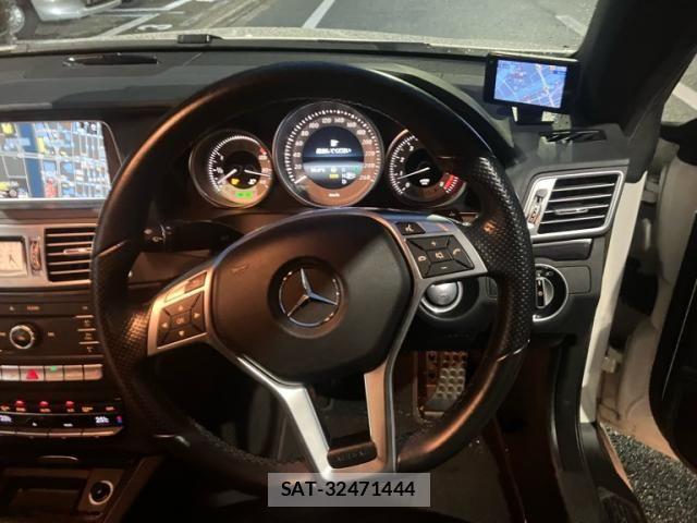 Mercedes Benz E-CLASS 2015-09 8880718-13