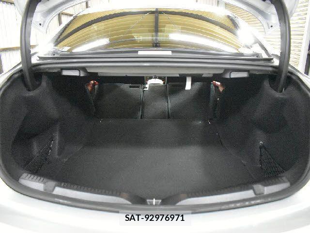 Mercedes Benz E-CLASS 2017-06 3379073-20