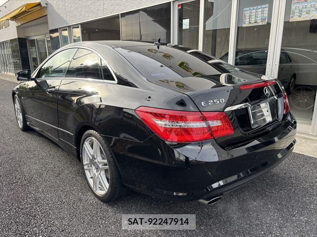 Mercedes Benz E-CLASS 2010-11 4393330-4