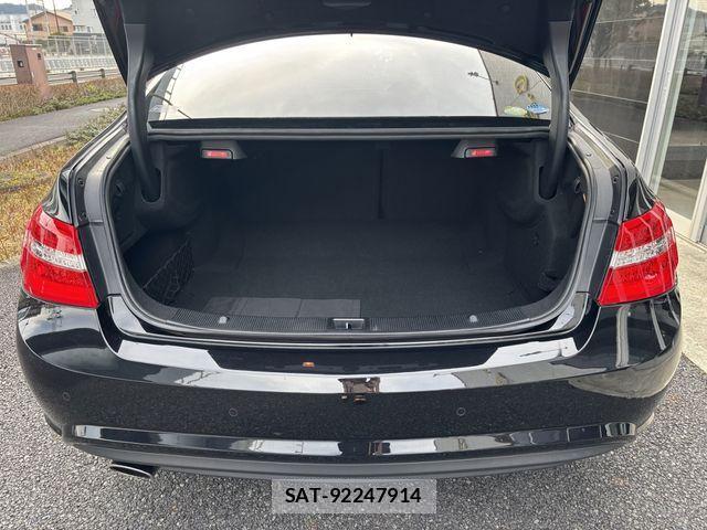 Mercedes Benz E-CLASS 2010-11 4393330-6