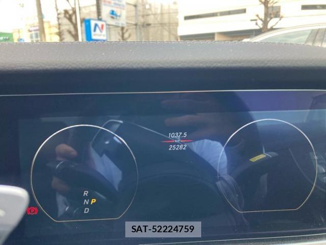 Mercedes Benz E-CLASS 2017-08 6012762-16