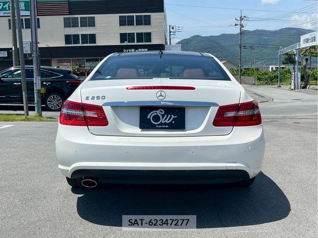 Mercedes Benz E-CLASS 2013-01 6908281-5