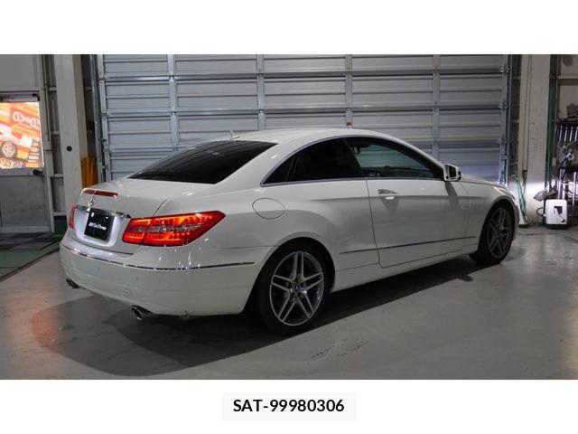 Mercedes Benz E-CLASS 2011-07 7059472-9
