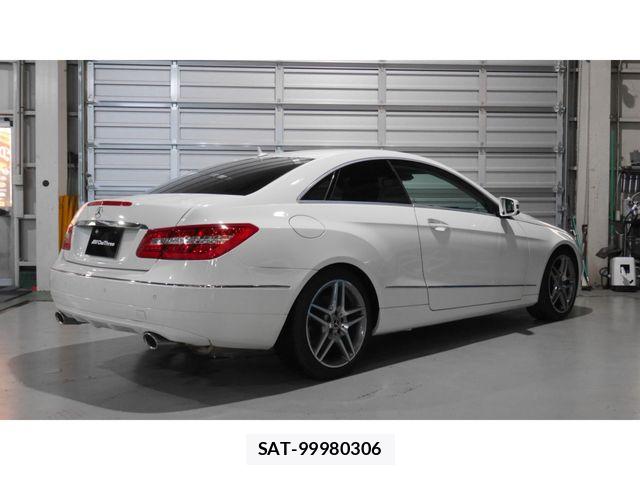 Mercedes Benz E-CLASS 2011-07 7059472-2