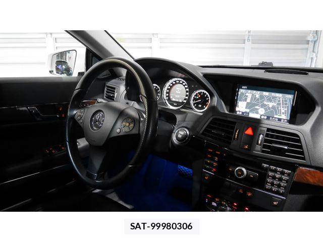 Mercedes Benz E-CLASS 2011-07 7059472-5