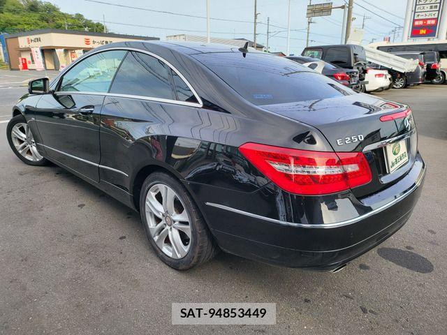 Mercedes Benz E-CLASS 2012-05 7617984-11