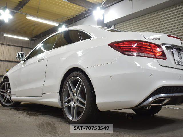 Mercedes Benz E-CLASS 2014-02 8100373-23