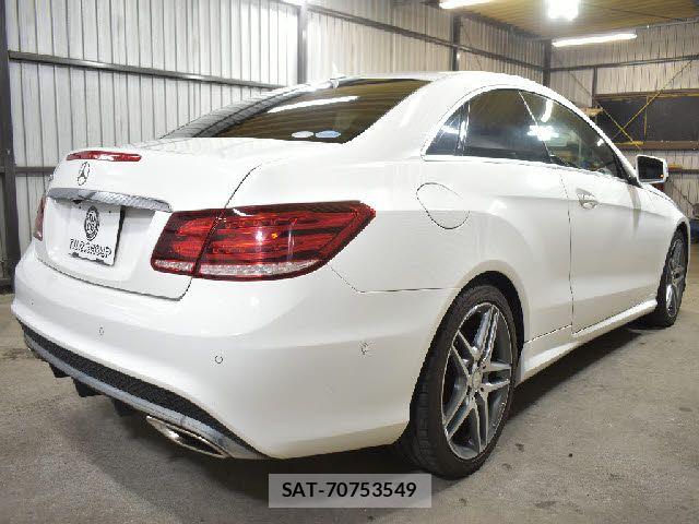 Mercedes Benz E-CLASS 2014-02 8100373-2