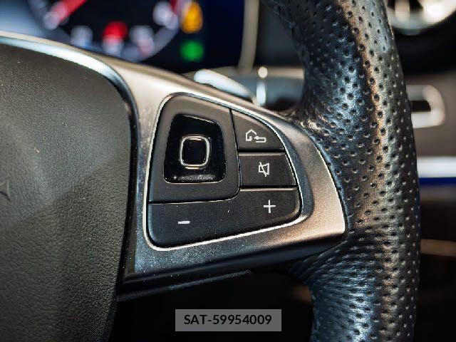 Mercedes Benz E-CLASS 2017-06 8208646-12