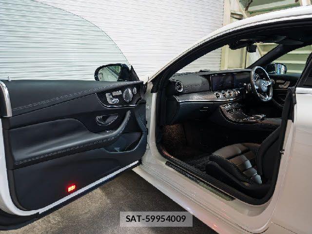 Mercedes Benz E-CLASS 2017-06 8208646-21