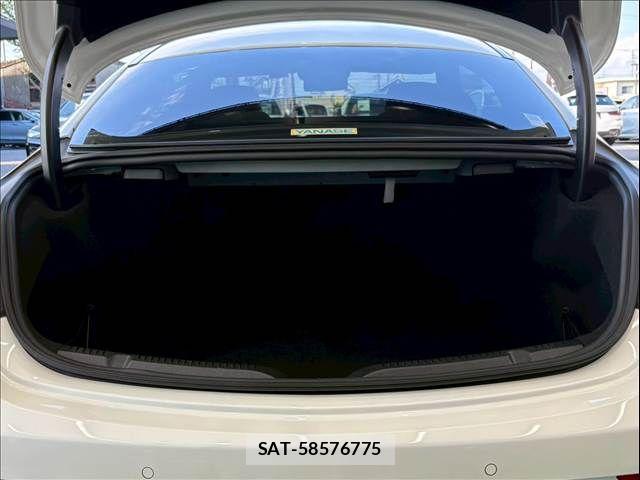 Mercedes Benz E-CLASS 2018-09 8245871-12