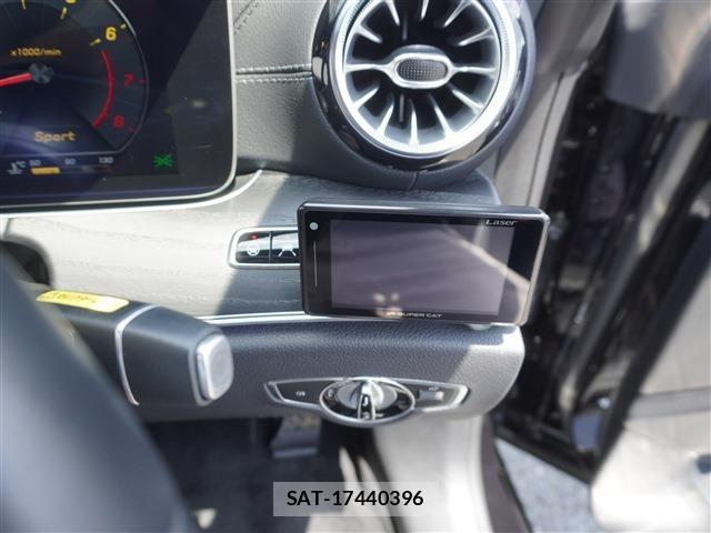 Mercedes Benz E-CLASS 2018-07 8525703-16