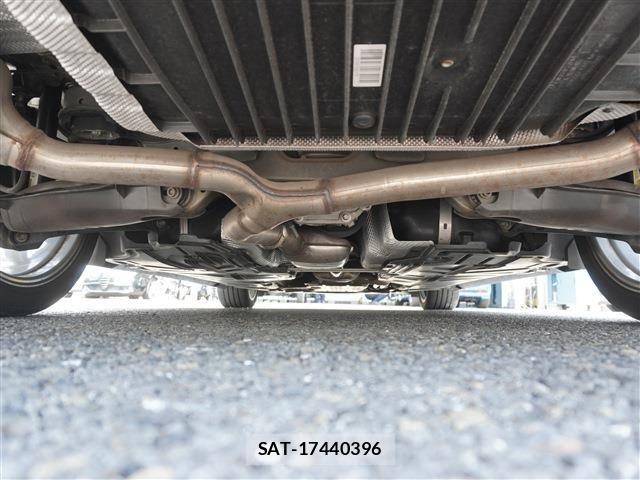 Mercedes Benz E-CLASS 2018-07 8525703-22
