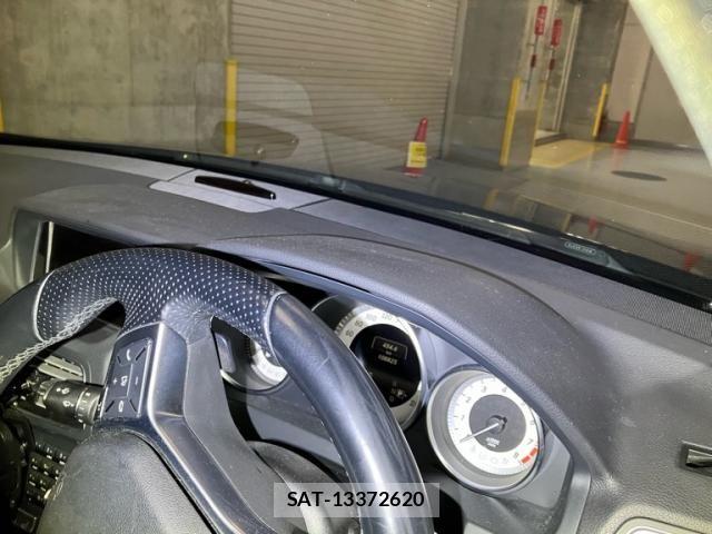 Mercedes Benz E-CLASS 2013-09 8666489-14