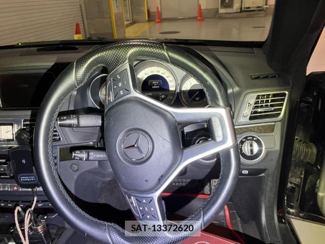 Mercedes Benz E-CLASS 2013-09 8666489-15
